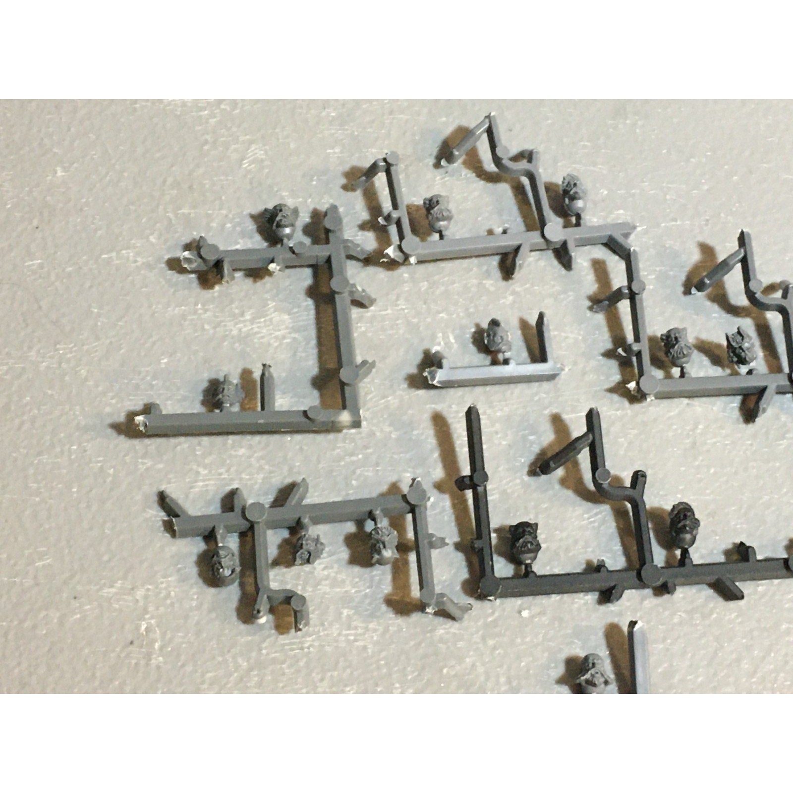 A24577B WARHAMMER 40K SPACE MARINES WOLVES BITS LOT HEADS 18 PK GAMES WORKSHOP