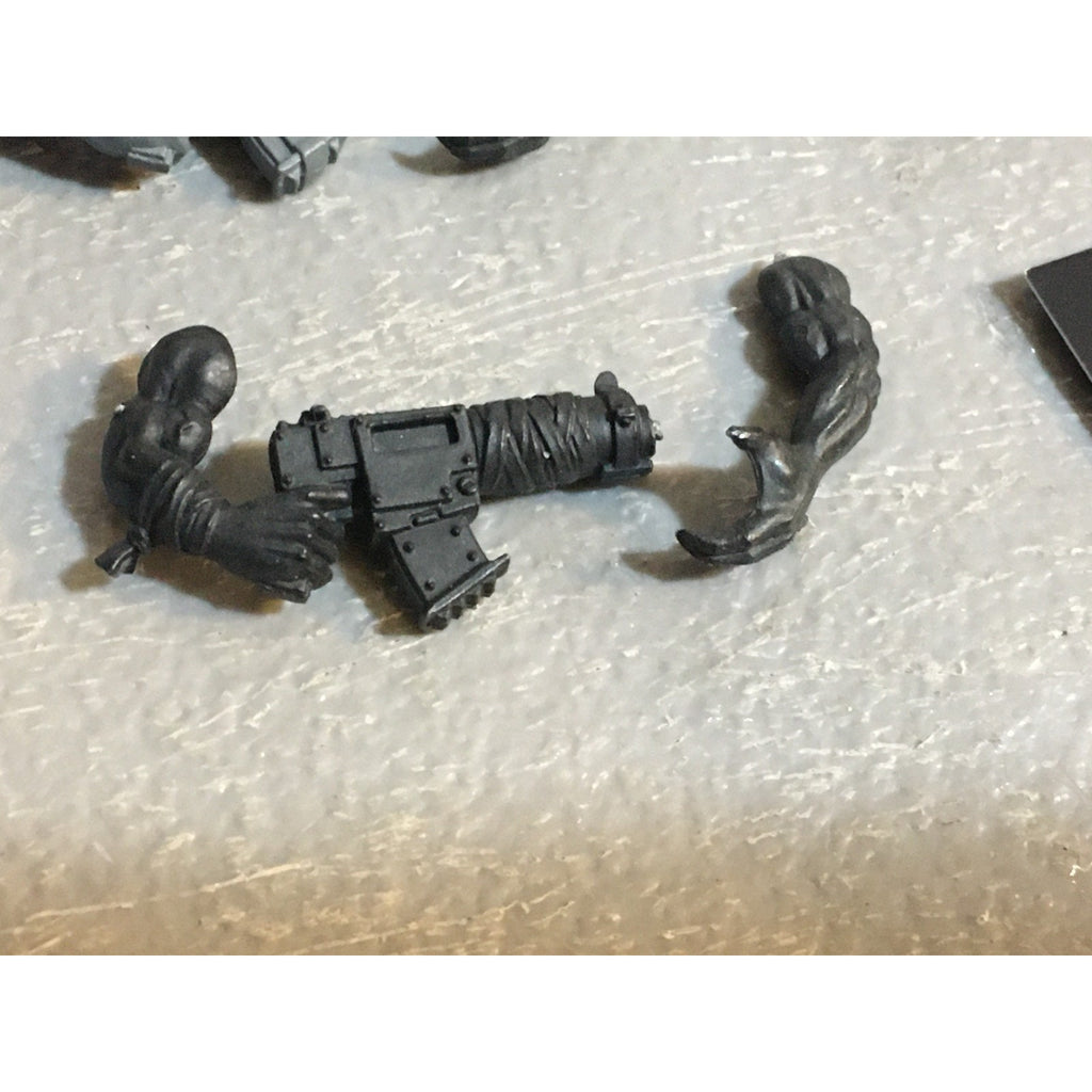 A33565 WARHAMMER 40K SPACE ORKS BITS LOT ARMS SHOOTA GW GAMES WORKSHOP