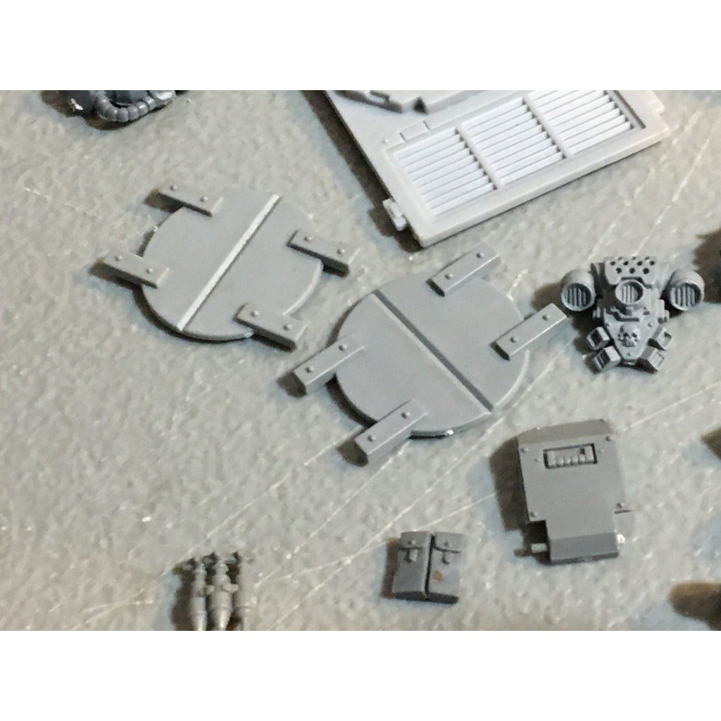 A25111 WARHAMMER 40K SPACE MARINES BITS LOT POWERFIST GUNS BACKPACK GW