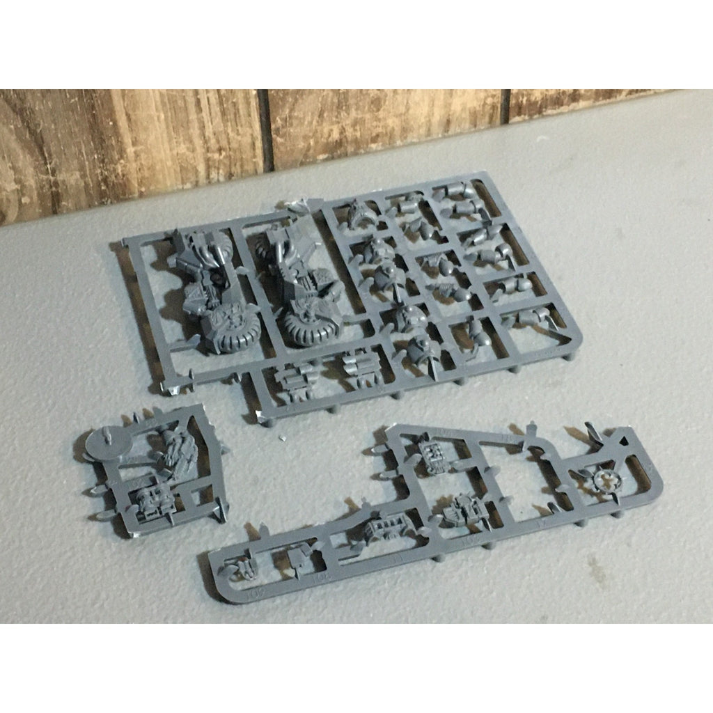 A29497 WARHAMMER 40K SPACE MARINES DARK ANGELS BITS ON SPRUE LOT RAVENWING GW