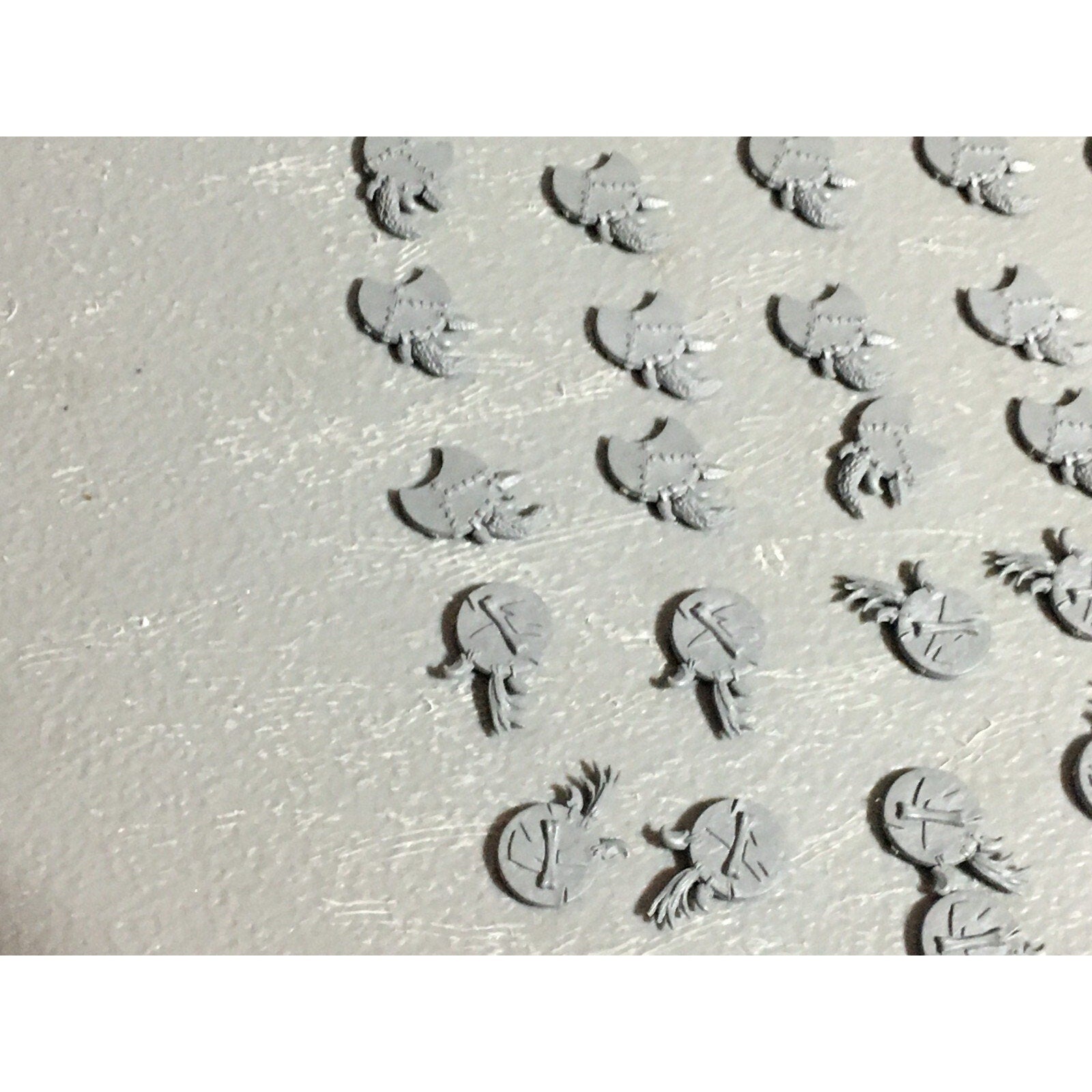 A22048 WARHAMMER FANTASY ORCS & GOBLINS BITS LOT WOLF RIDER SHIELDS GW