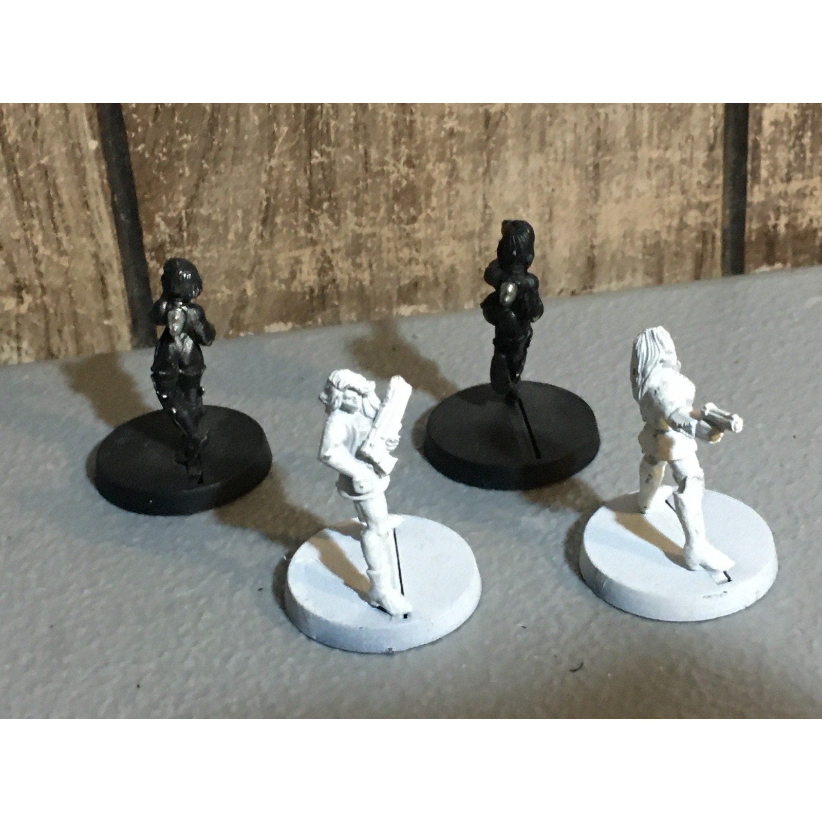 A31543 I-KORE VOID METAL FEMALE MILITIA LOT 4 PK INFANTRY CIVILIANS