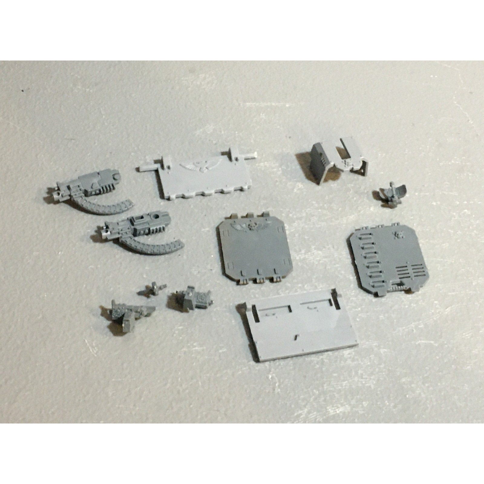 A24519 WARHAMMER 40K SPACE MARINES BITS LOT TANK RHINO RAZORBACK LAND RAIDER