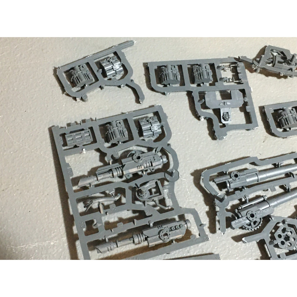 A20991 WARHAMMER 40K ASTRA IMPERIAL GUARD BITS ON SPRUE LOT SCIONS ARTILLERY