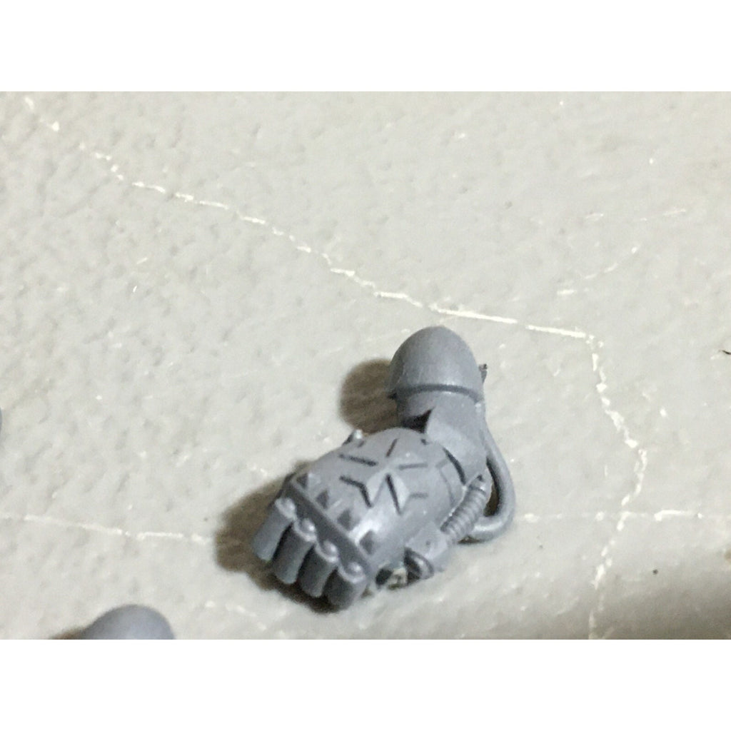 A22271 WARHAMMER 40K SPACE MARINES BLACK TEMPLARS BITS LOT POWER FIST BOLT GW