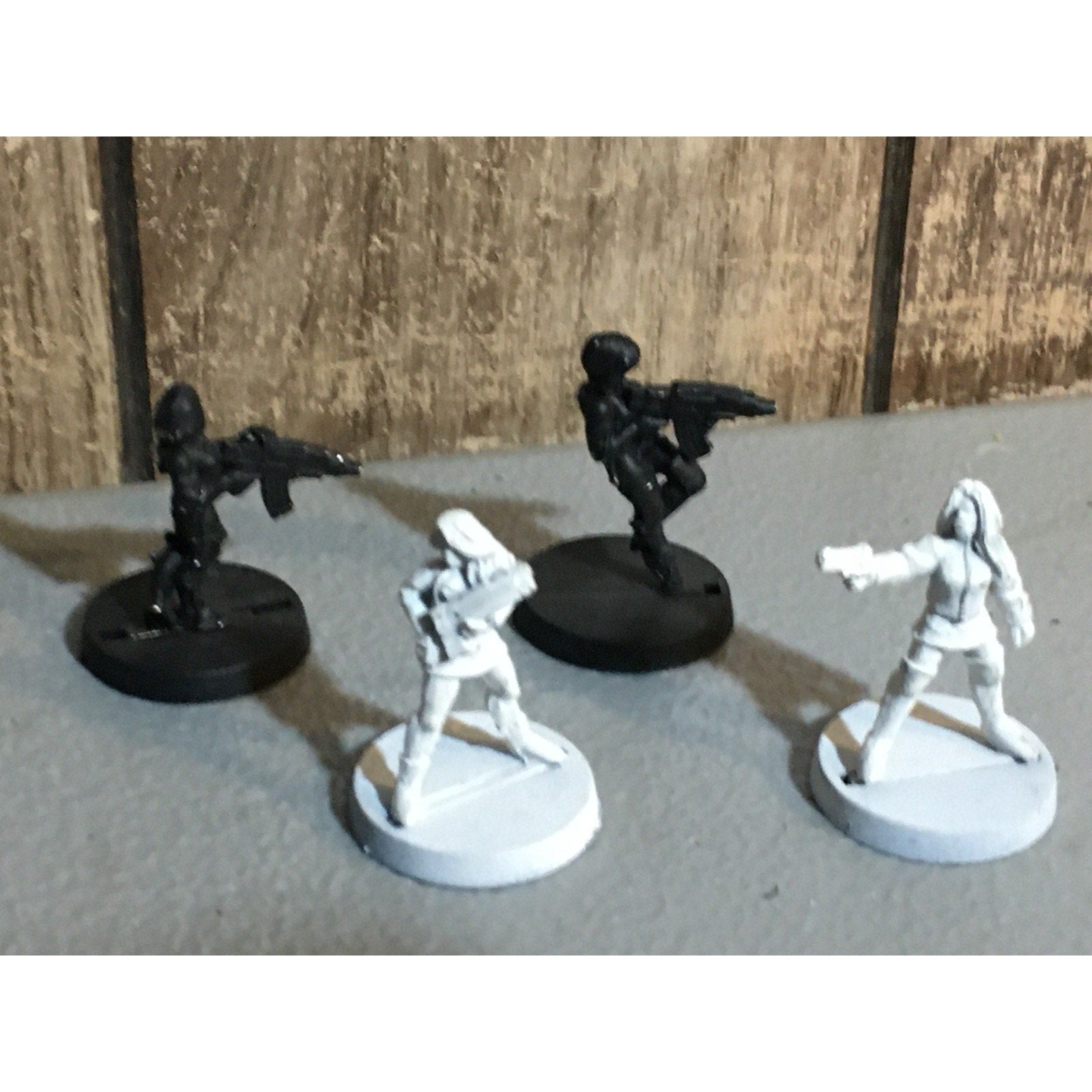 A31543 I-KORE VOID METAL FEMALE MILITIA LOT 4 PK INFANTRY CIVILIANS