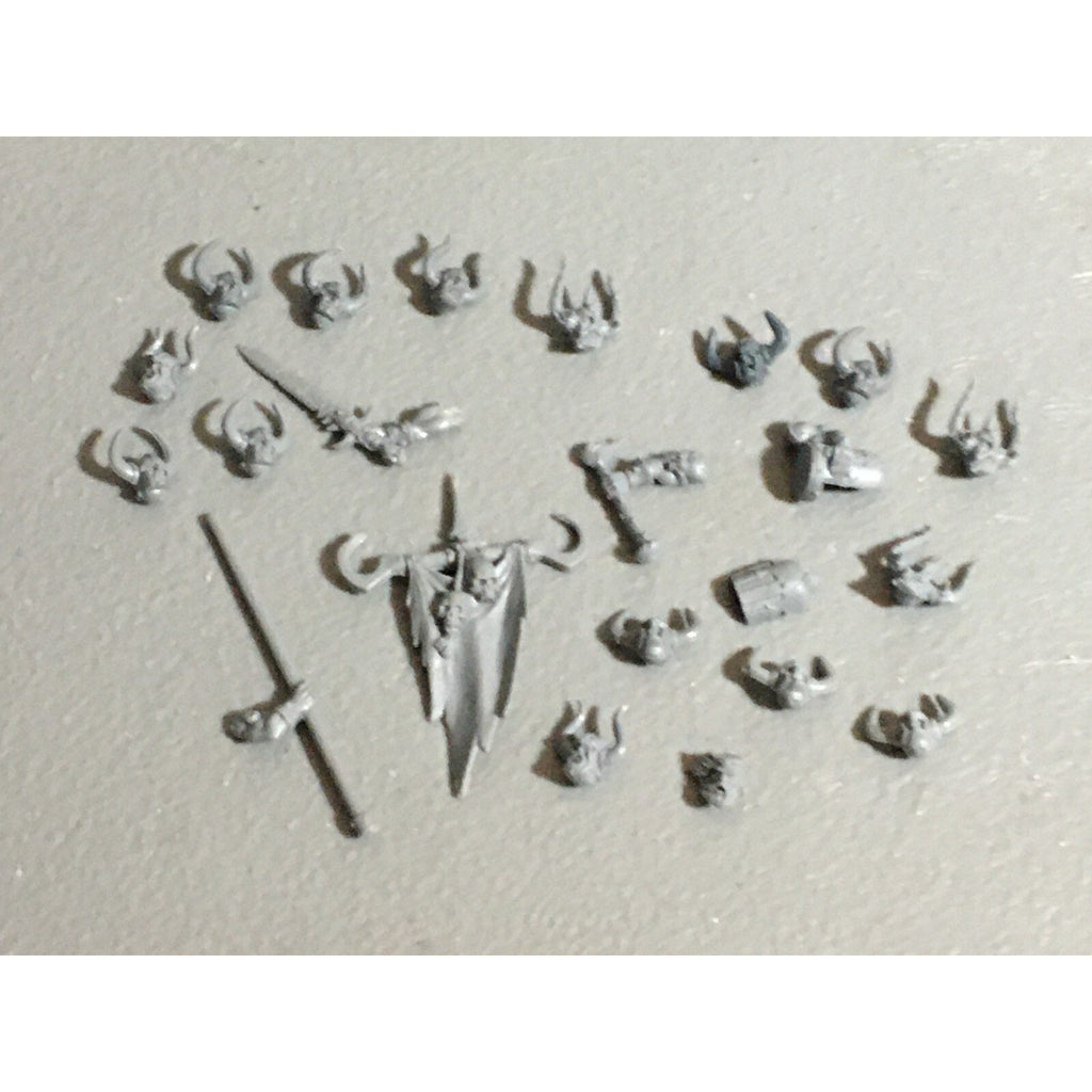 A22195 WARHAMMER FANTASY CHAOS MORTALS BITS LOT MIXED MARAUDER MIXED GW
