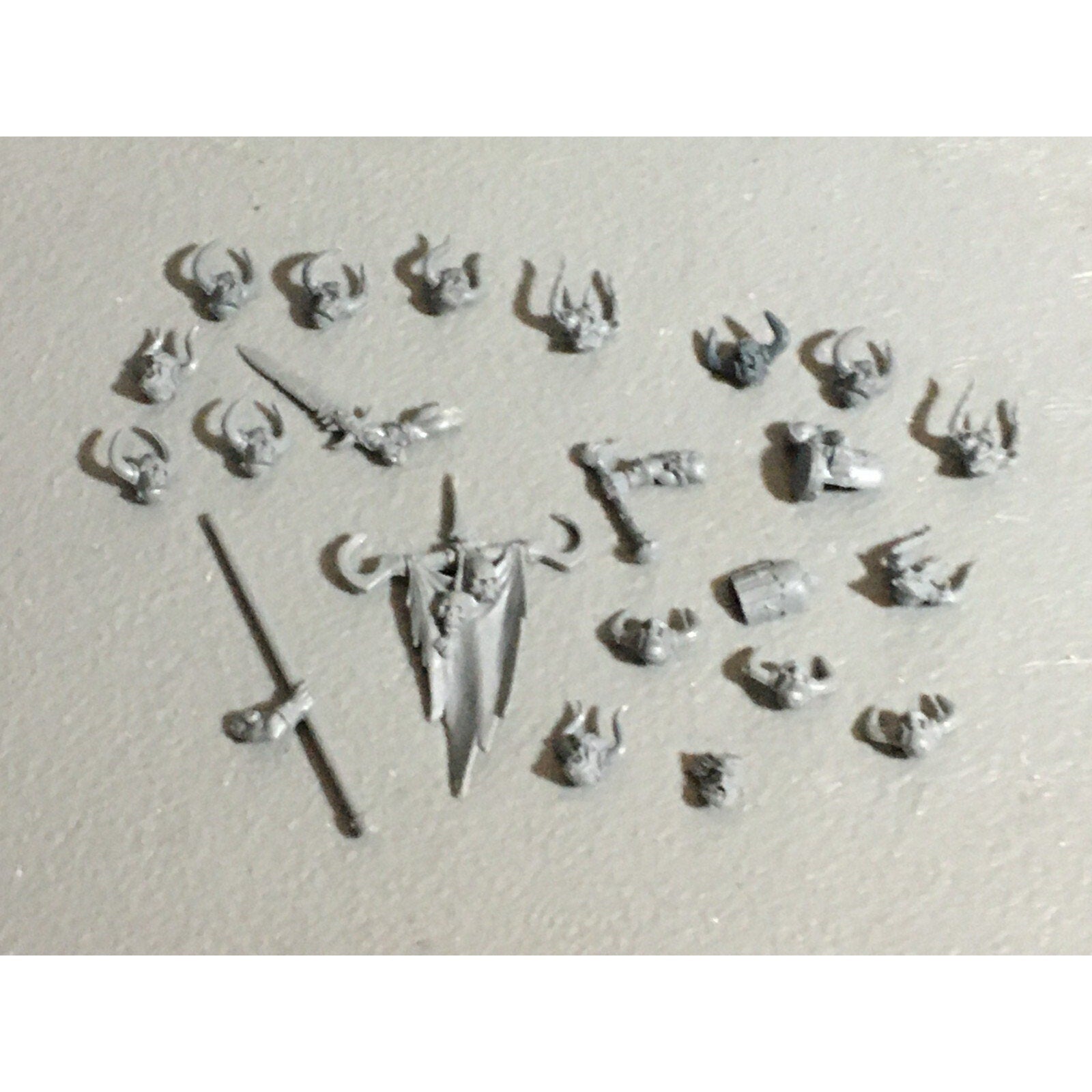A22195 WARHAMMER FANTASY CHAOS MORTALS BITS LOT MIXED MARAUDER MIXED GW