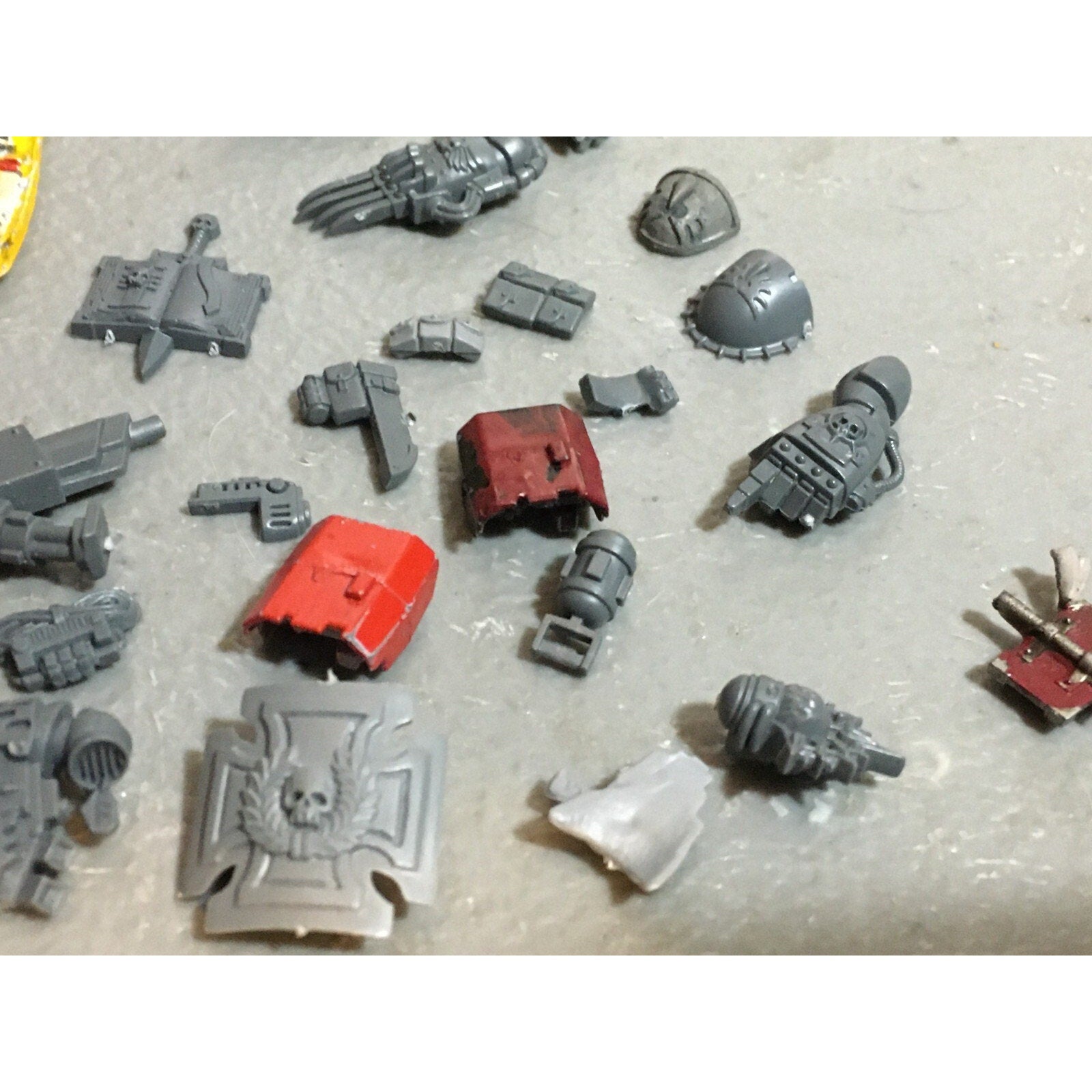 A20134 WARHAMMER 40K SPACE MARINES BITS LOT CHAPTERS BLOOD ANGELS GREY KNIGHTS