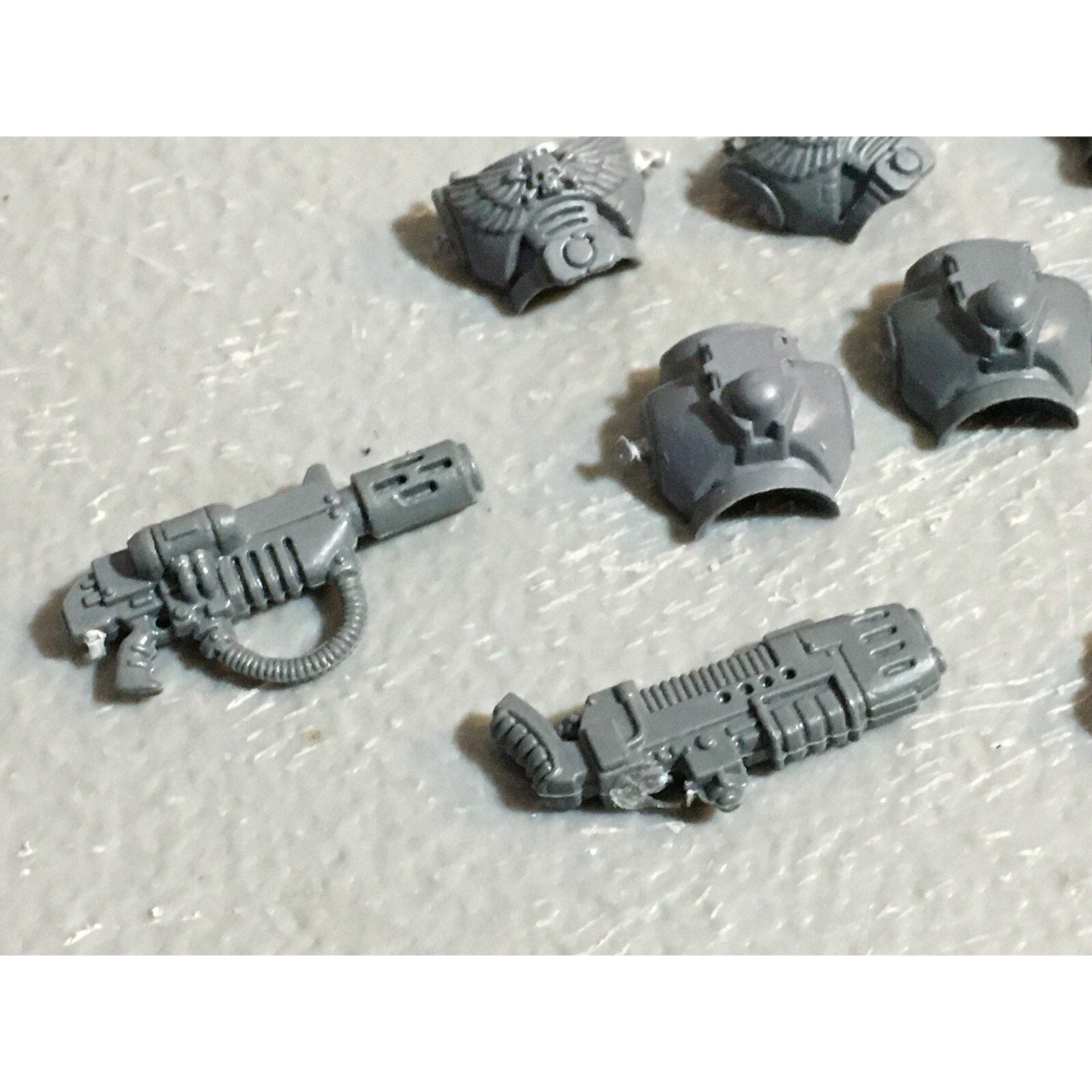 A23159 WARHAMMER 40K SPACE MARINES BITS LOT TORSOS SPECIALS GAMES WORKSHOP GW