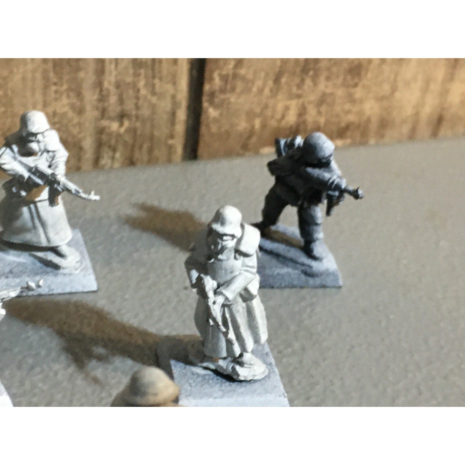 A30868 UNKNOWN METAL MINIATURES SOLDIERS INFANTRY WWII? WWI? TABLE TOP WAR GAMES