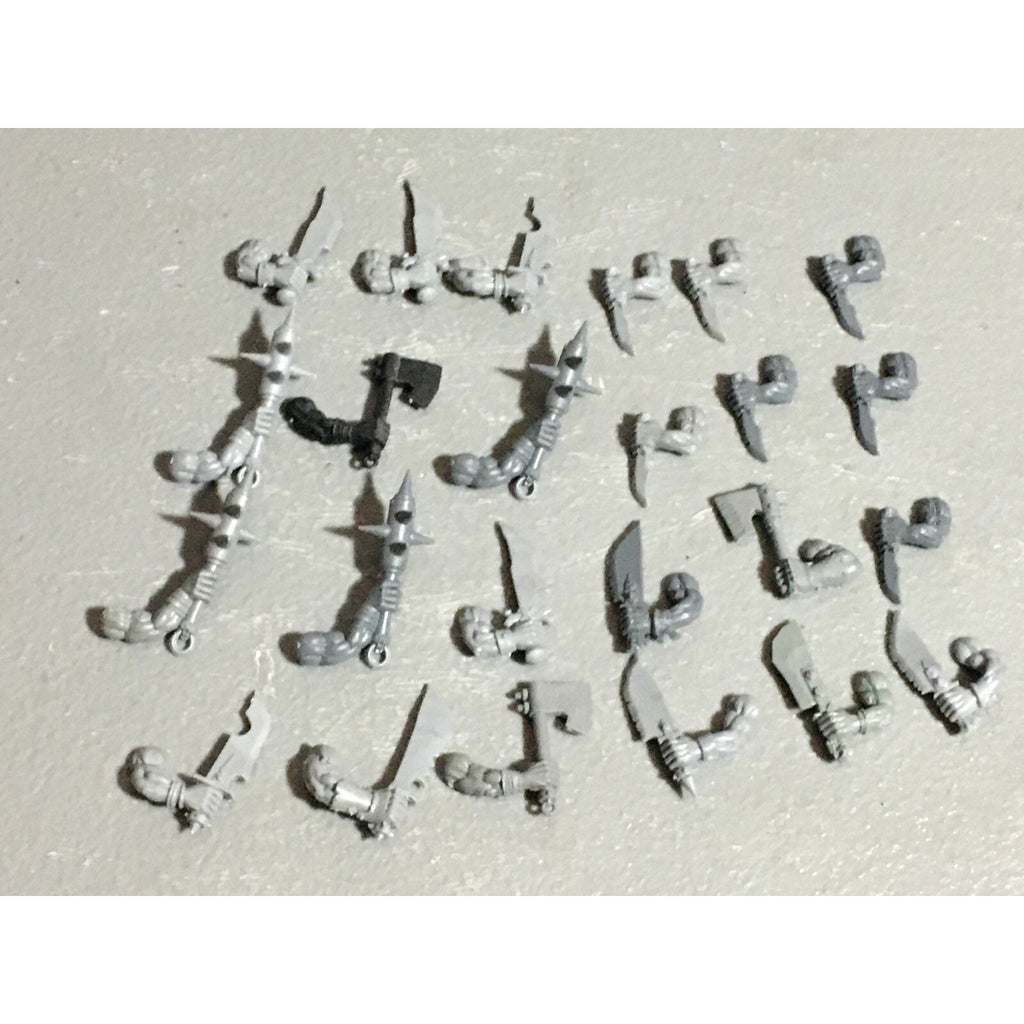 A22610 WARHAMMER FANTASY ORCS & GOBLINS BITS LOT ORC BOYZ HAND WEAPONS GW