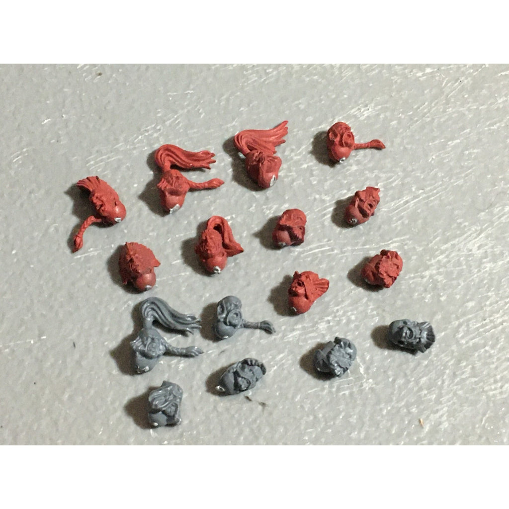 A22548 WARHAMMER 40K SPACE MARINES WOLVES BITS LOT HEADS GAMES WORKSHOP GW