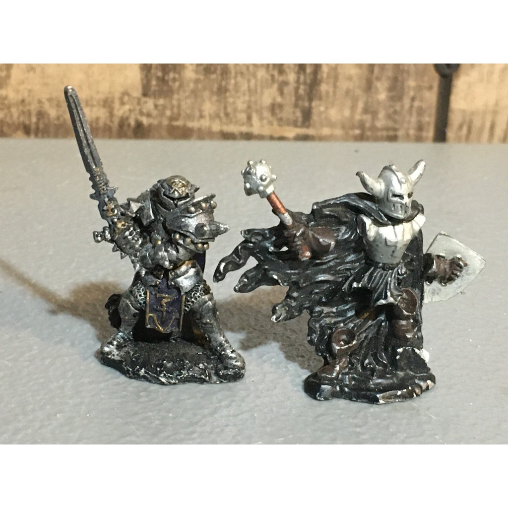 A24859 UNBRANDED METAL TABLETOP OLD OOP D&D FANTASY KNIGHTS SWORDSMEN MINIATURES