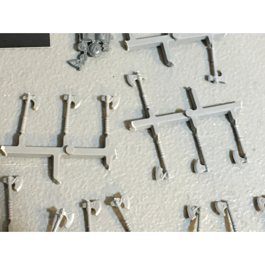 A33598 WARHAMMER FANTASY OLD WORLD DWARVES DWARFS BITS LOT BANNER AXE DRUM GW