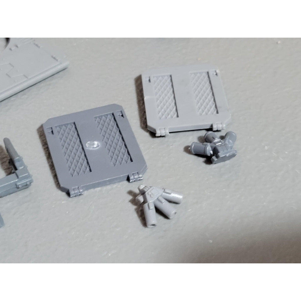 A18904 WARHAMMER 40K SPACE MARINES BITS LOT TANK VEHICLE RHINO RAZORBACK PRED