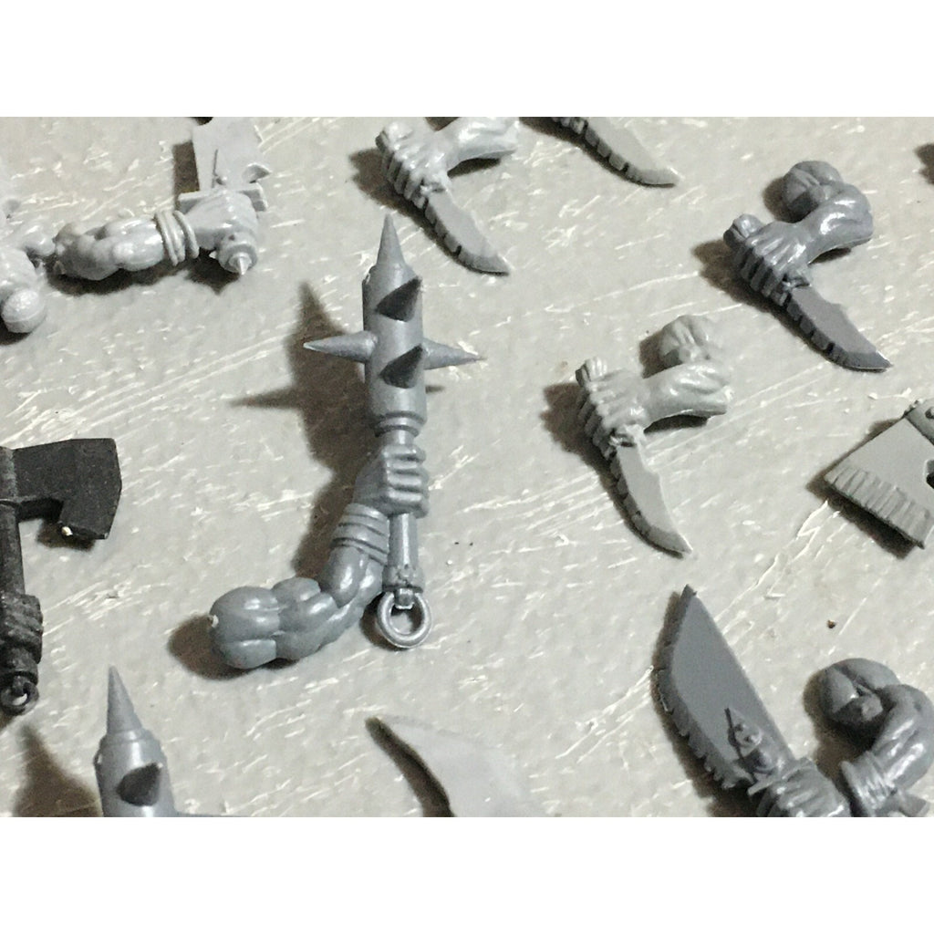 A22610 WARHAMMER FANTASY ORCS & GOBLINS BITS LOT ORC BOYZ HAND WEAPONS GW