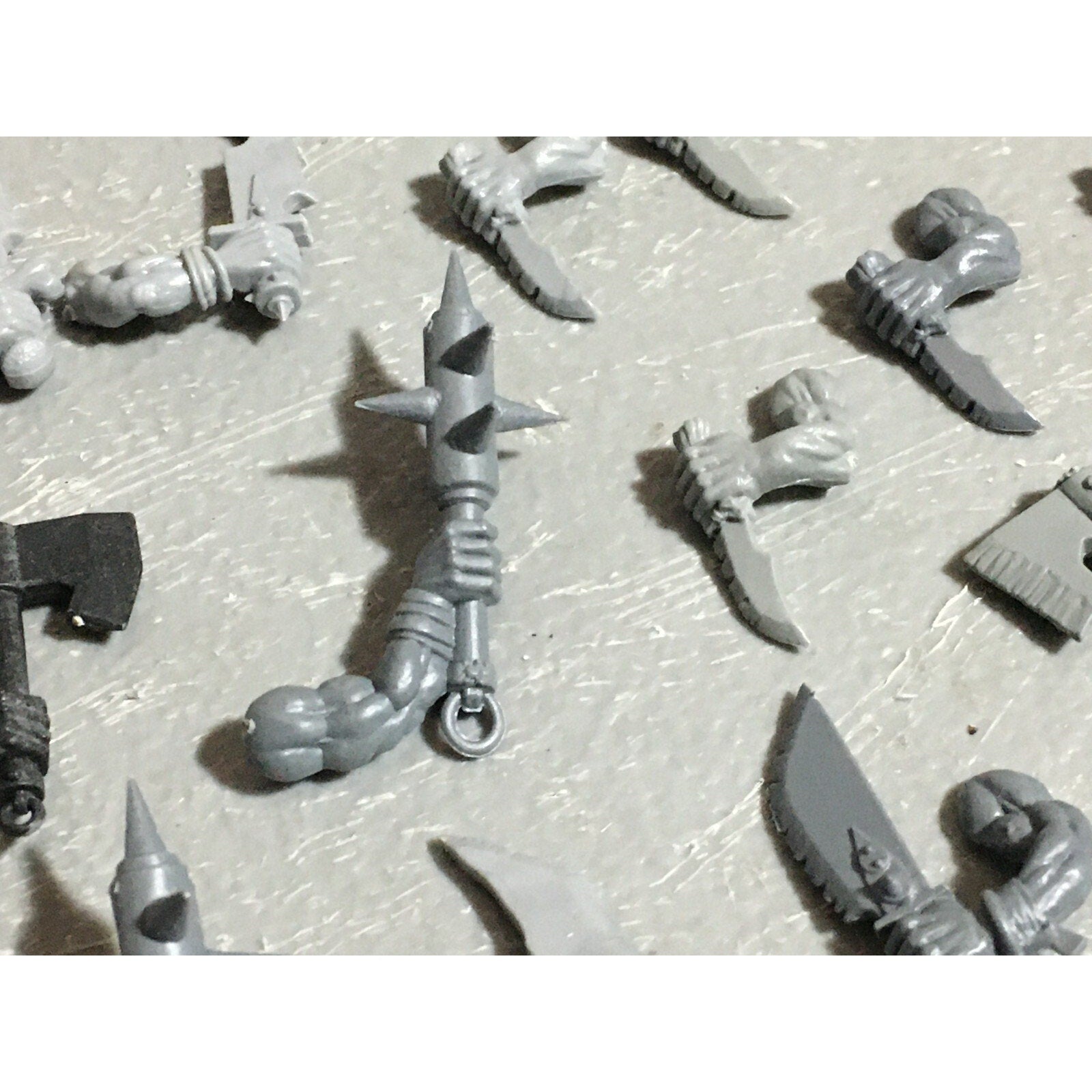 A22610 WARHAMMER FANTASY ORCS & GOBLINS BITS LOT ORC BOYZ HAND WEAPONS GW