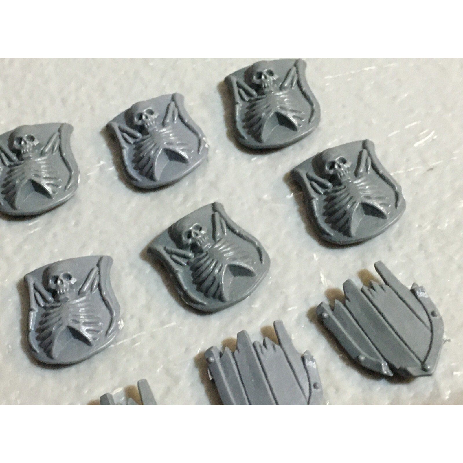A23407 WARHAMMER FANTASY VAMPIRE COUNTS UNDEAD BITS LOT SHIELDS GAMES WORKSHOP