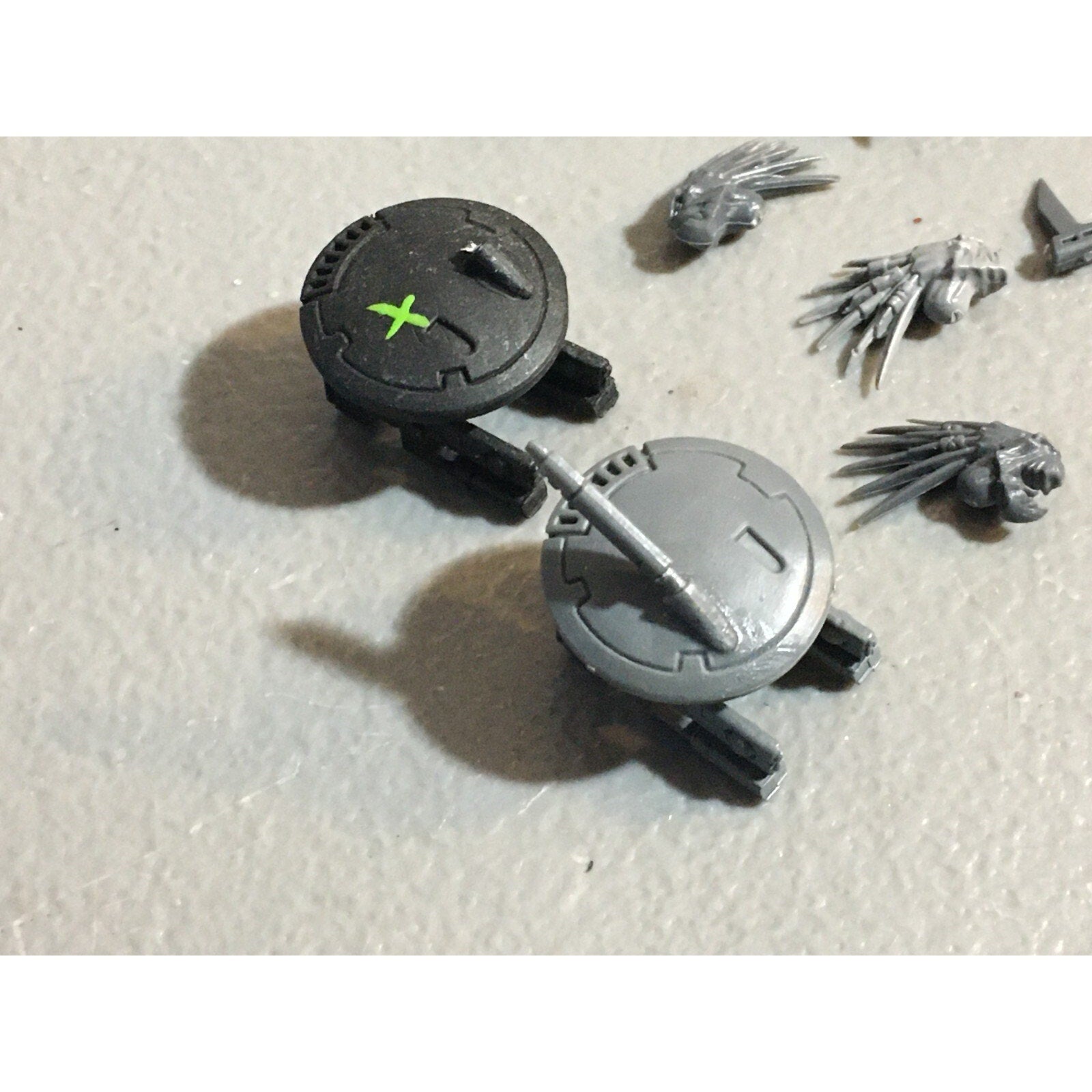 A23027 WARHAMMER 40K TAU EMPIRE BITS LOT KROOT GUNS HEADS GAMES WORKSHOP GW