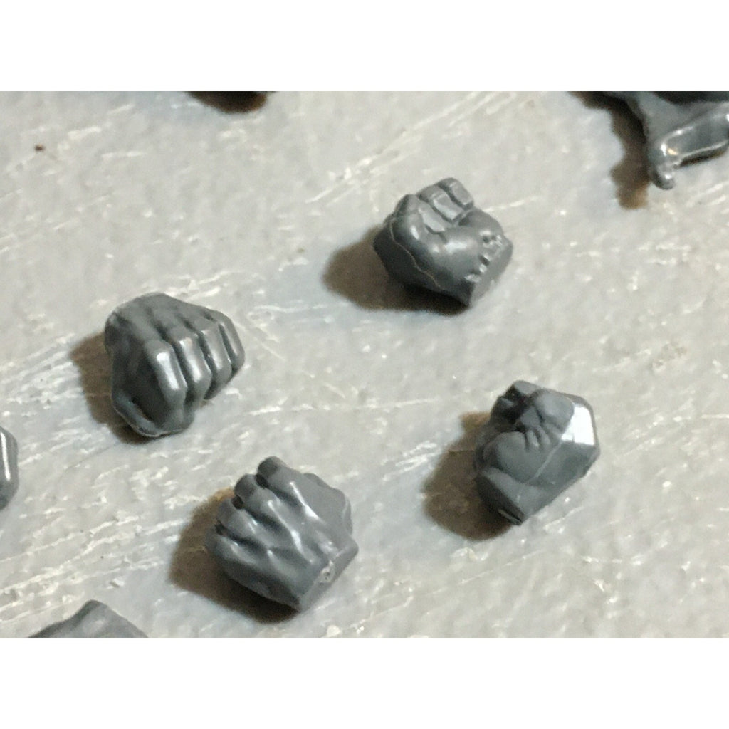 A23235 WARHAMMER FANTASY CHAOS BEASTMEN BITS LOT MINOTAUR HANDS ARMS GW