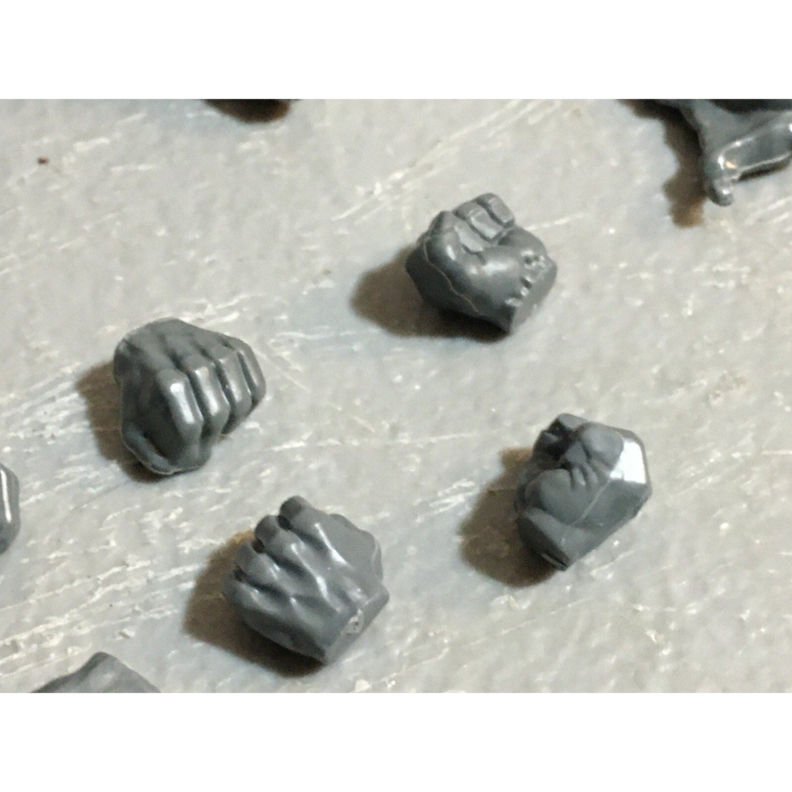 A23235 WARHAMMER FANTASY CHAOS BEASTMEN BITS LOT MINOTAUR HANDS ARMS GW