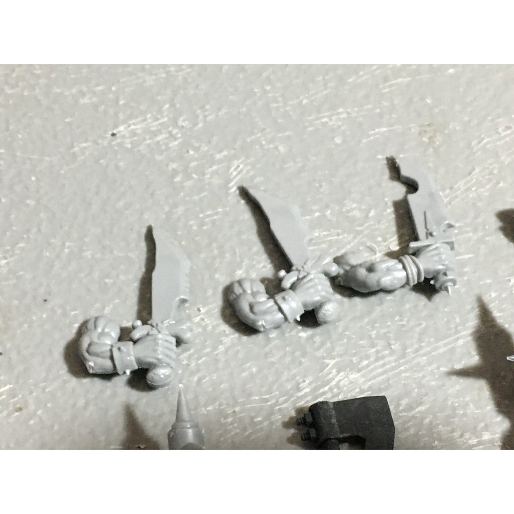 A22610 WARHAMMER FANTASY ORCS & GOBLINS BITS LOT ORC BOYZ HAND WEAPONS GW