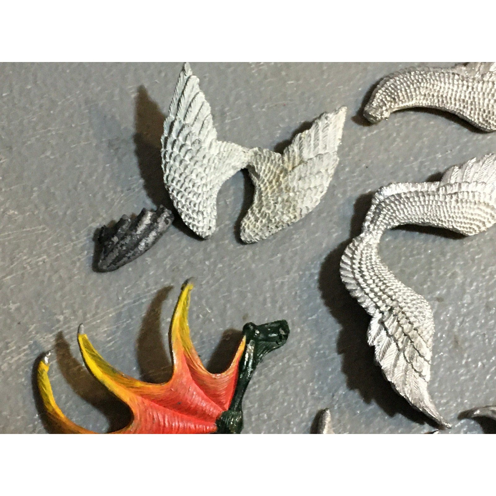 A32497 UNKNOWN METAL MINIATURES BITS LOT FANTASY WINGS DRAGON DEMON ANGEL