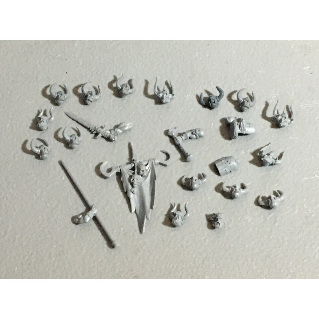 A22195 WARHAMMER FANTASY CHAOS MORTALS BITS LOT MIXED MARAUDER MIXED GW