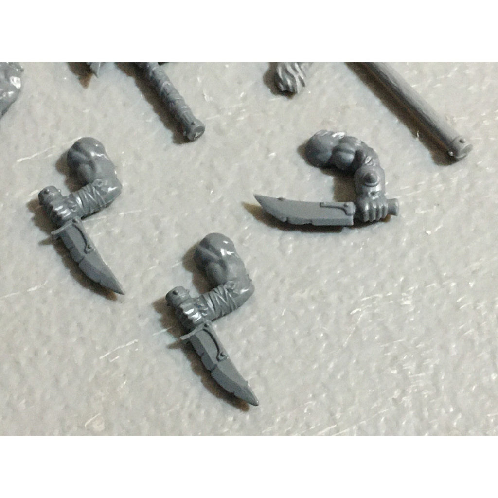 A23132 WARHAMMER FANTASY CHAOS BEASTMEN BITS LOT GORS BANNERS ARMS GW