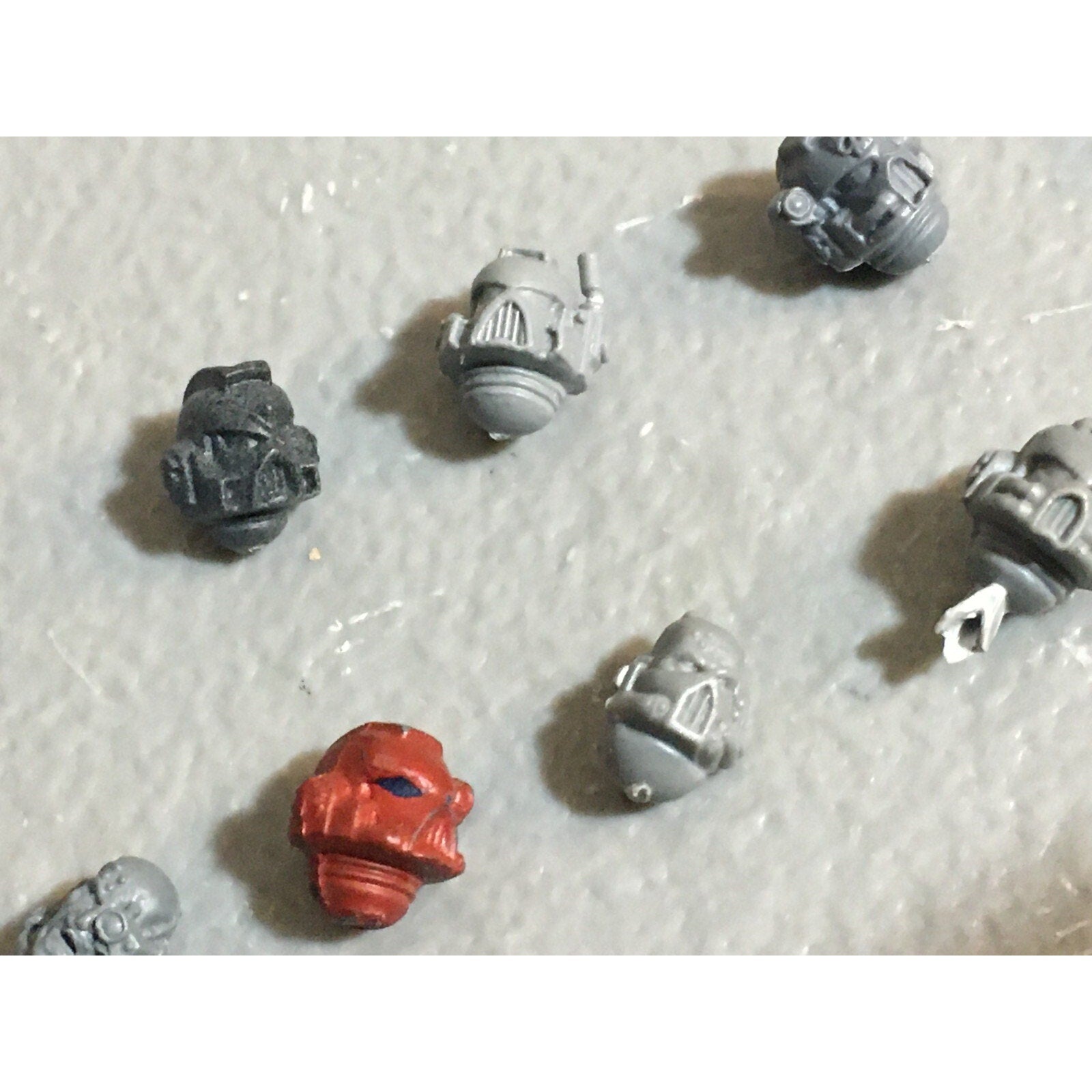 A22999 WARHAMMER 40K SPACE MARINES BITS LOT HEADS PLASMA PISTOLS BACKPACKS GW
