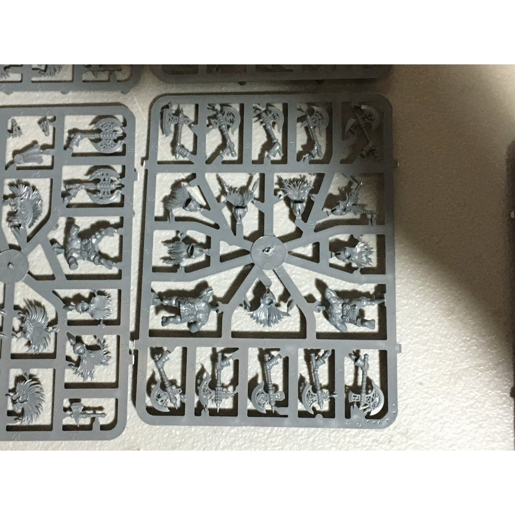 A20190 WARHAMMER AOS FYRESLAYERS BITS LOT VULKITE BERZERKERS NOS 10 PK ON SPRUE