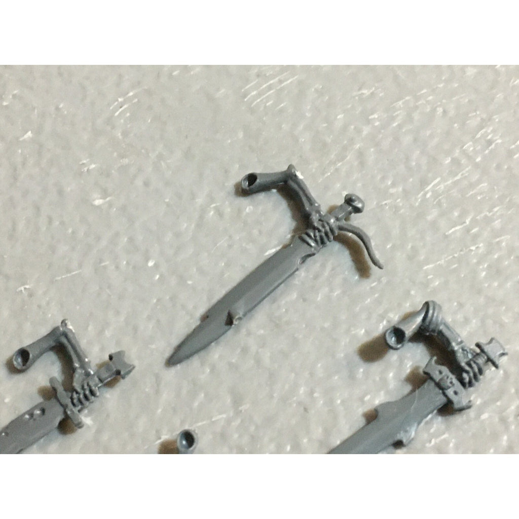 A23415 WARHAMMER FANTASY VAMPIRE COUNTS BITS LOT SKELETON WIGHT SWORD ARMS GW
