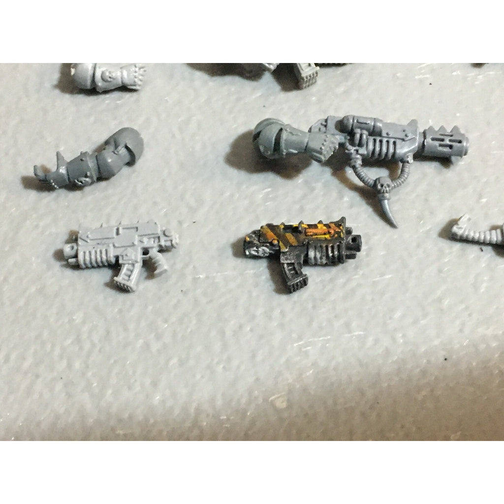 A23042 WARHAMMER 40K CHAOS SPACE MARINES BITS LOT MIXED ARMS GAMES WORKSHOP GW