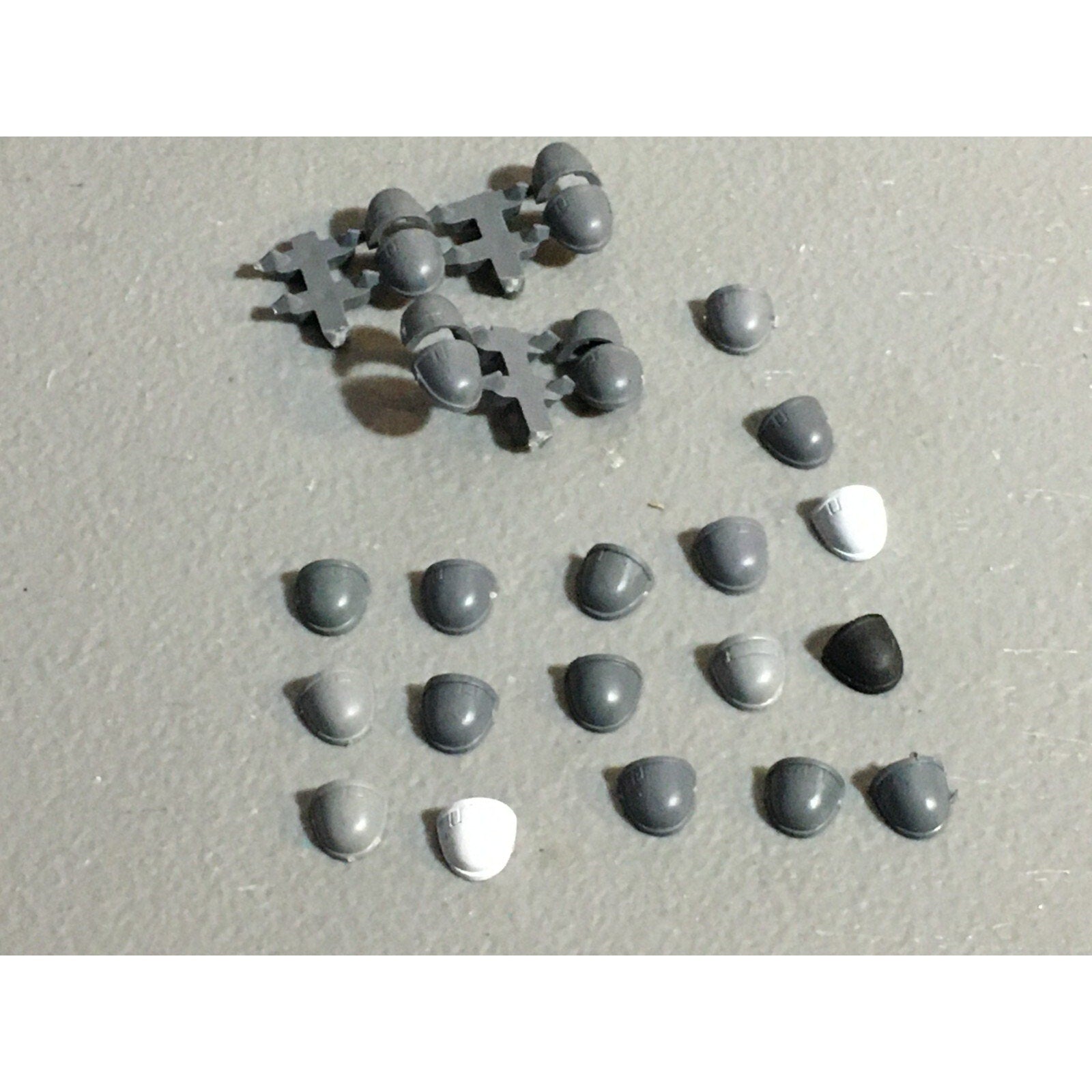 A22964 WARHAMMER 40K SPACE MARINES BITS LOT SHOULDER PADS GAMES WORKSHOP GW