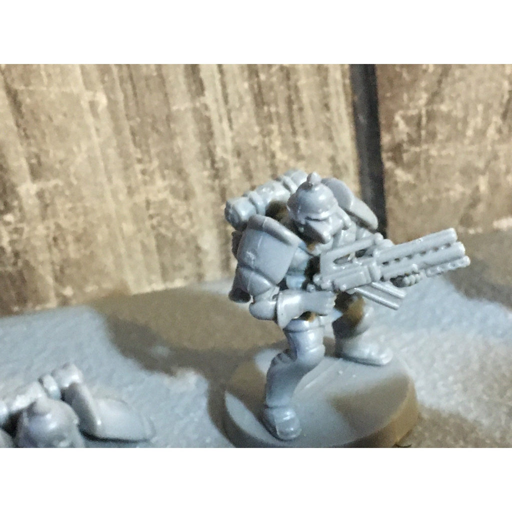 A30060 UNKNOWN TABLE TOP SCI-FI POWER ARMOR SOLDIERS 10 PK WAR GAMES