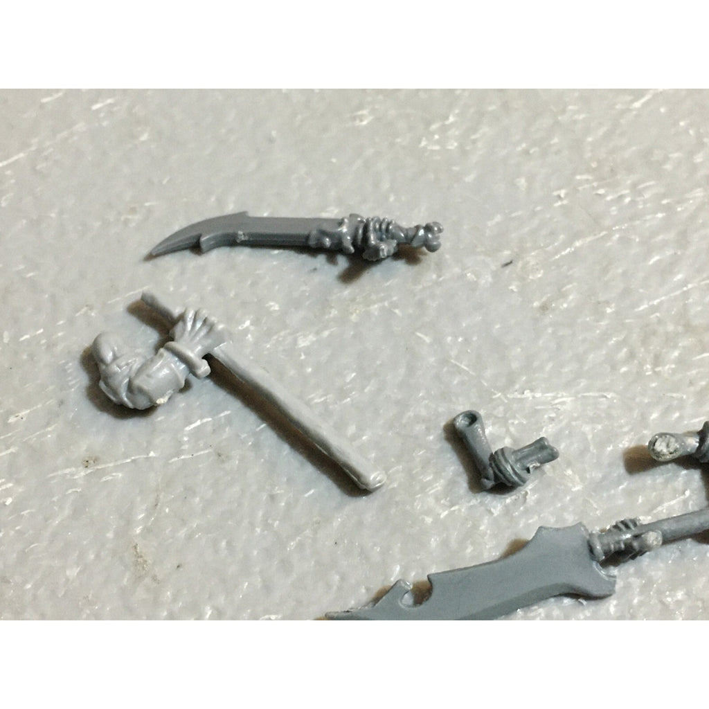 A23457 WARHAMMER FANTASY VAMPIRE COUNTS UNDEAD BITS LOT MIXED ARMS SPEARS GW