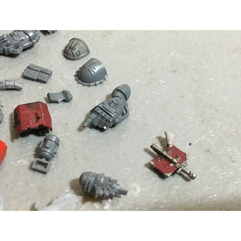 A20134 WARHAMMER 40K SPACE MARINES BITS LOT CHAPTERS BLOOD ANGELS GREY KNIGHTS