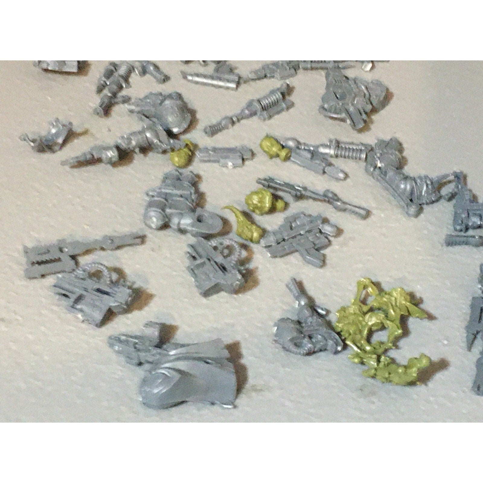 A31470 WARHAMMER 40K CHAOS DEATH GUARD NURGLE PLAGUE MARINES BITS LOT GW