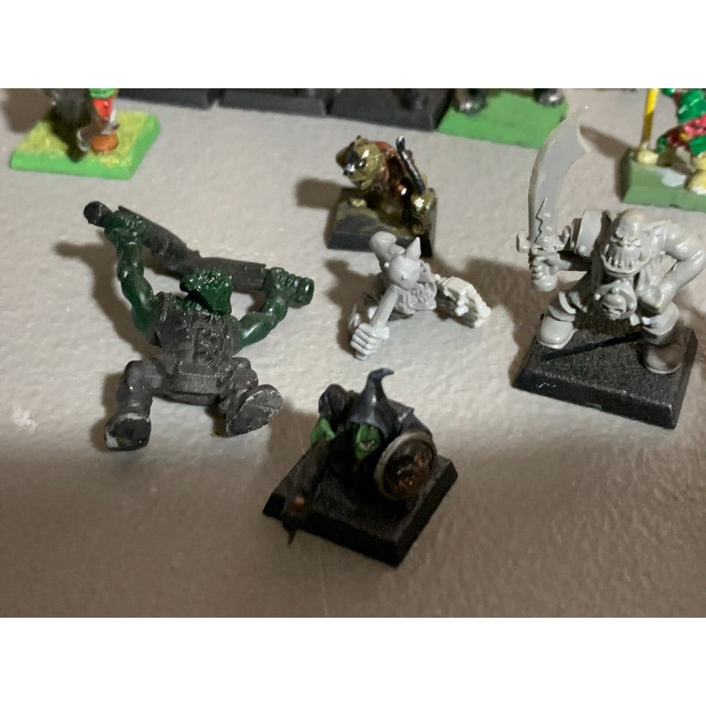 A23306 WARHAMMER FANTASY AOS ORCS GOBLINS BITS LOT INC SOME OLD GAMES WORKSHOP