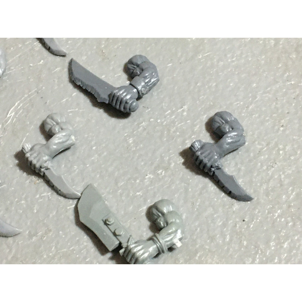 A22611 WARHAMMER FANTASY ORCS & GOBLINS BITS LOT ORC BOYZ HAND WEAPONS GW