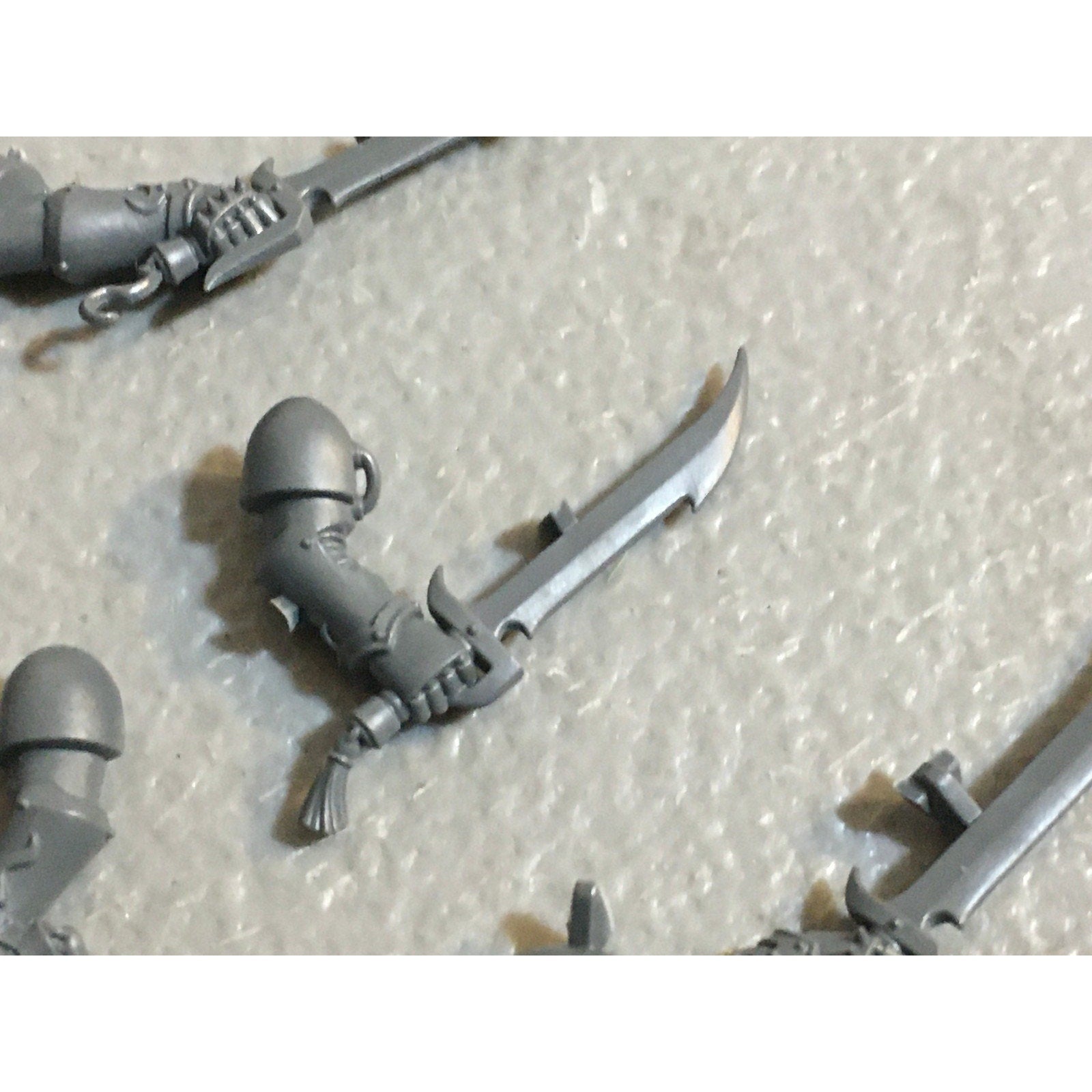 A31463 WARHAMMER 40K CHAOS EMPERORS CHILDREN BITS LOT BLADES SWORD GW