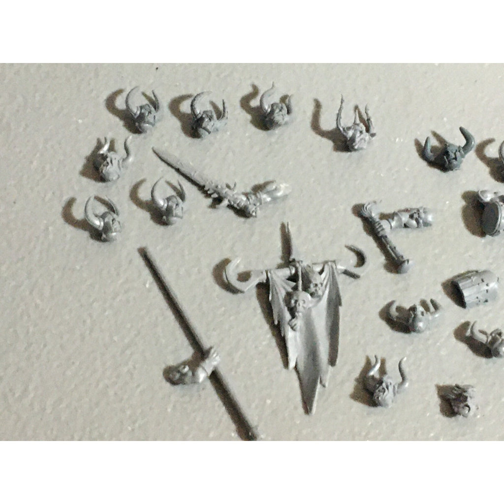 A22195 WARHAMMER FANTASY CHAOS MORTALS BITS LOT MIXED MARAUDER MIXED GW