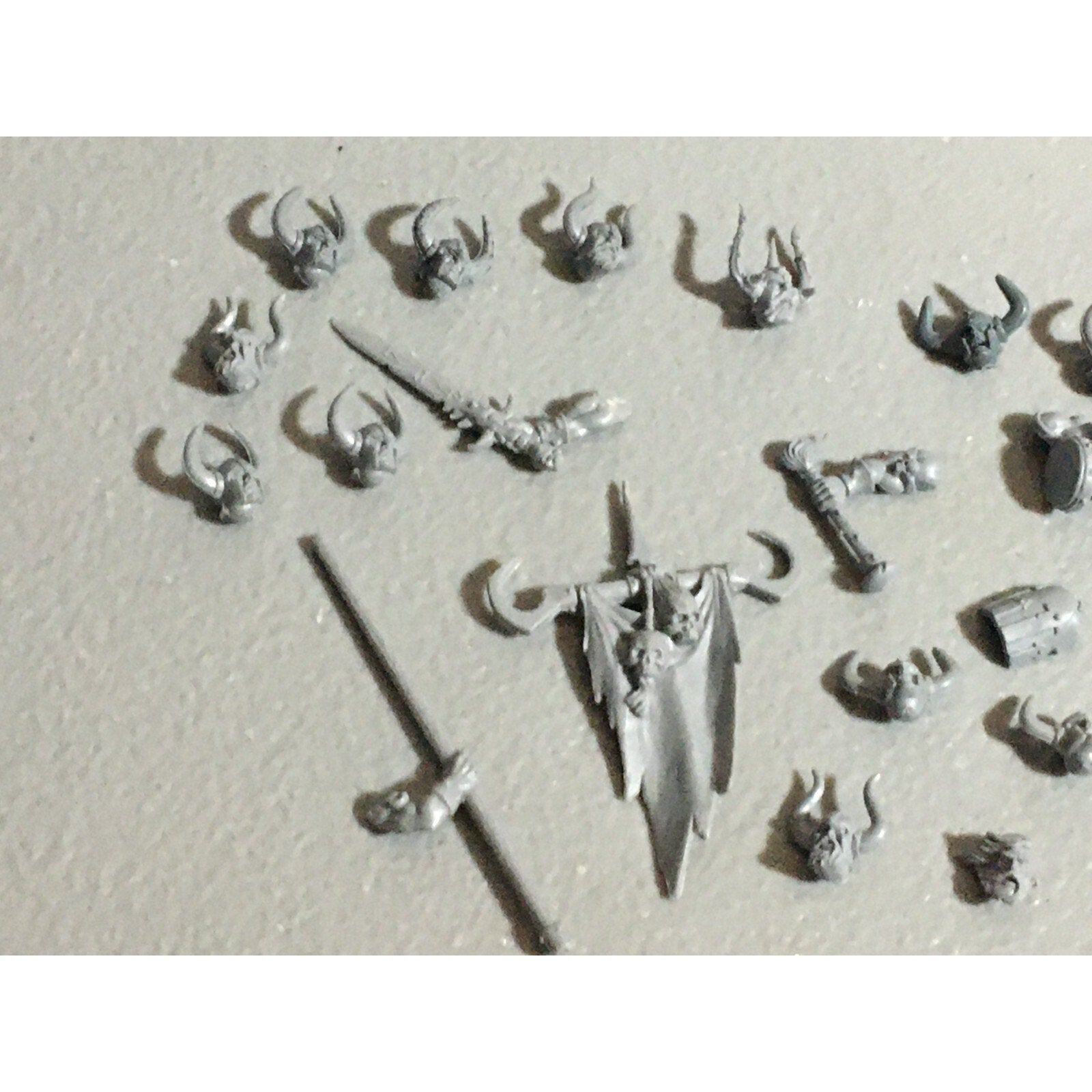 A22195 WARHAMMER FANTASY CHAOS MORTALS BITS LOT MIXED MARAUDER MIXED GW