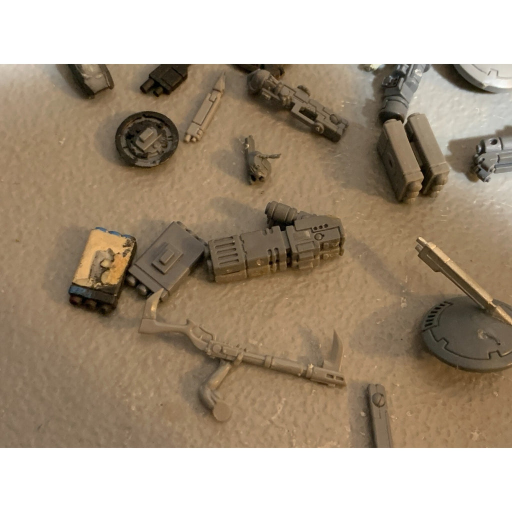 A23278 WARHAMMER 40K TAU EMPIRE BITS LOT DRONES GUNS CRISIS FEET GAMES GW