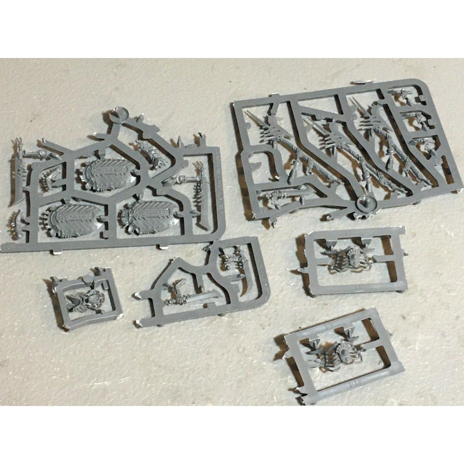 A23595 WARHAMMER AOS OSSIARCH BONEREAPERS BITS ON SPRUE LOT MORTEK GUARD GW