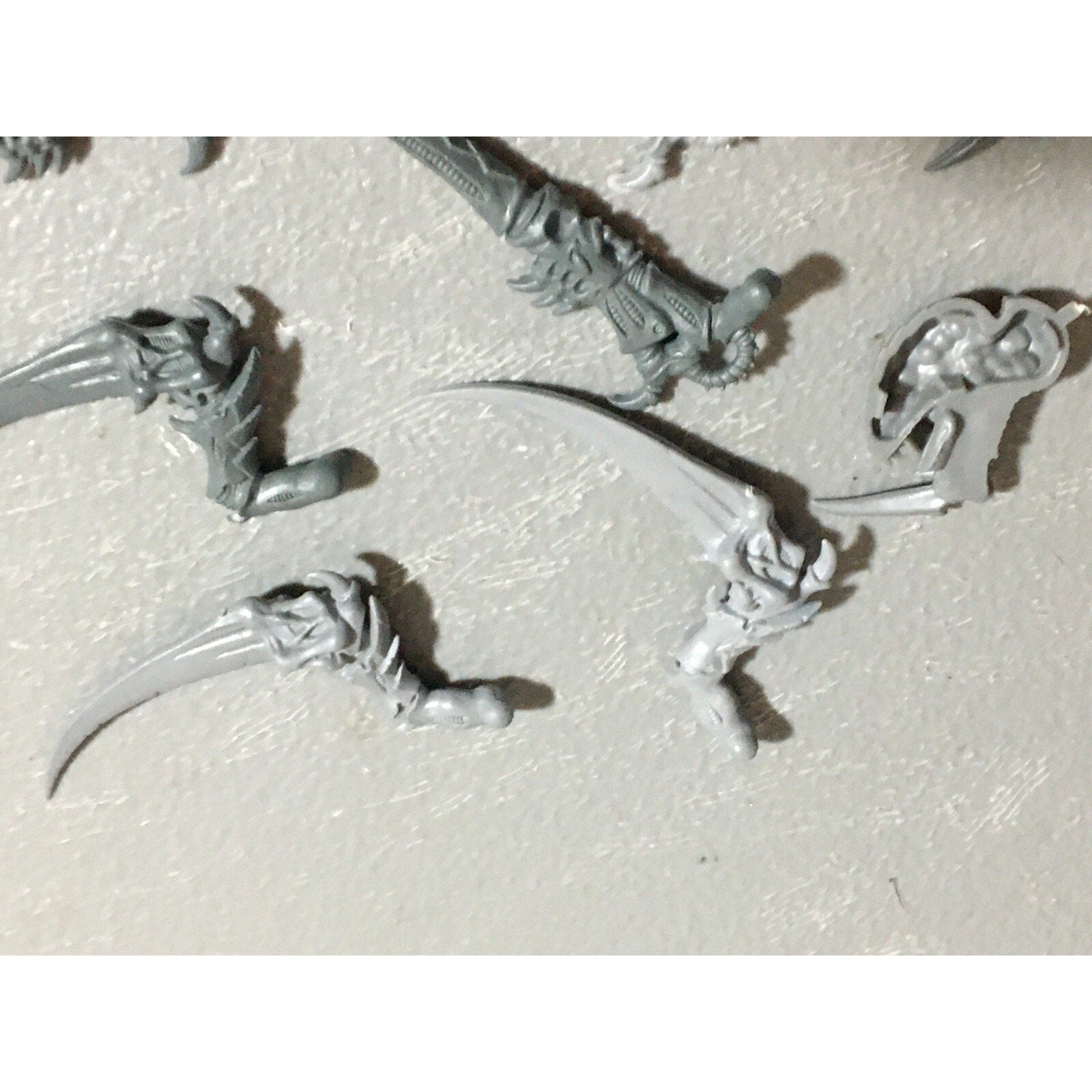 A22315 WARHAMMER 40K TYRANIDS BITS LOT MIXED GAMES WORKSHOP GW