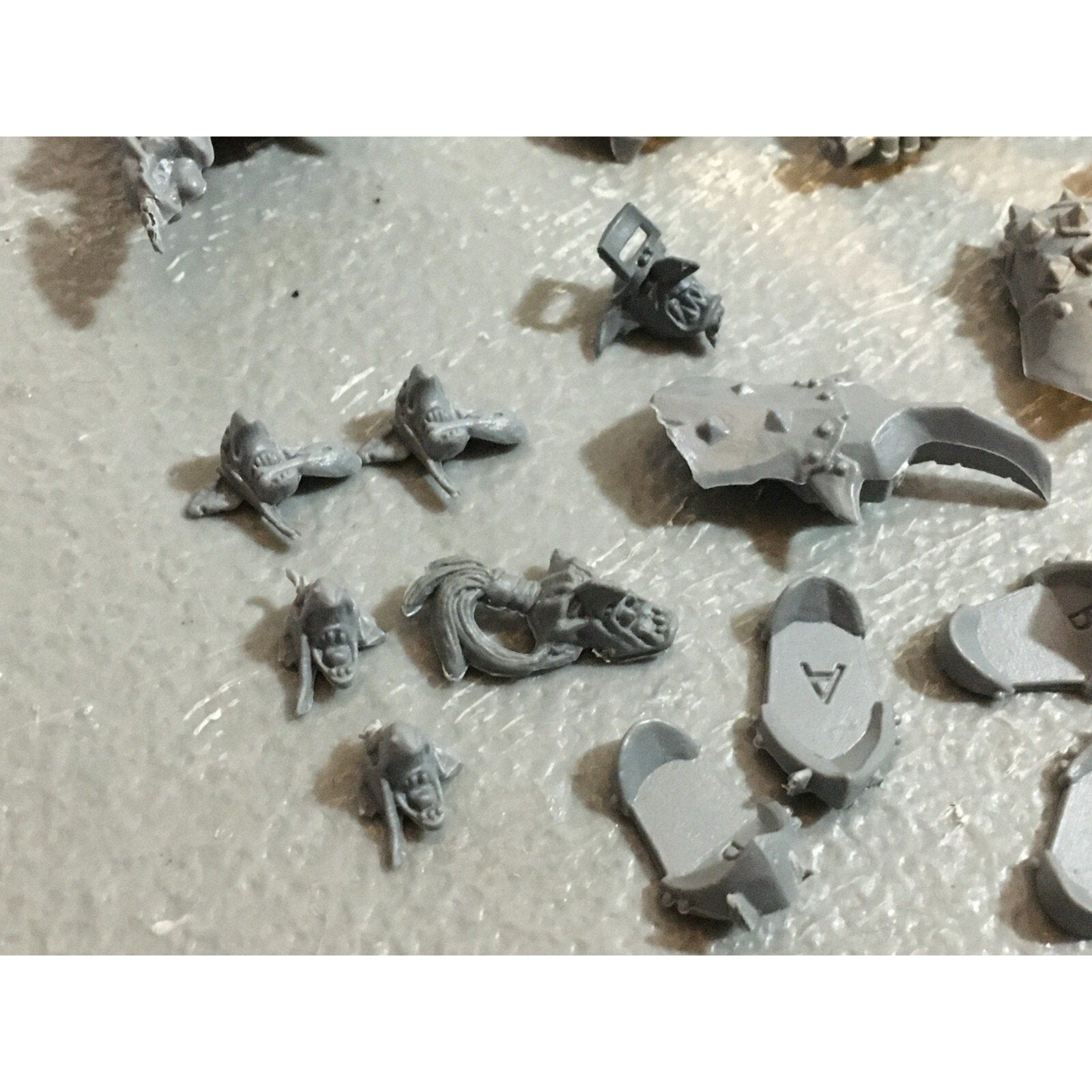 A20127 WARHAMMER FANTASY AOS OGRE KINGDOMS MANEATERS BITS LOT ARM GAMES WORKSHOP