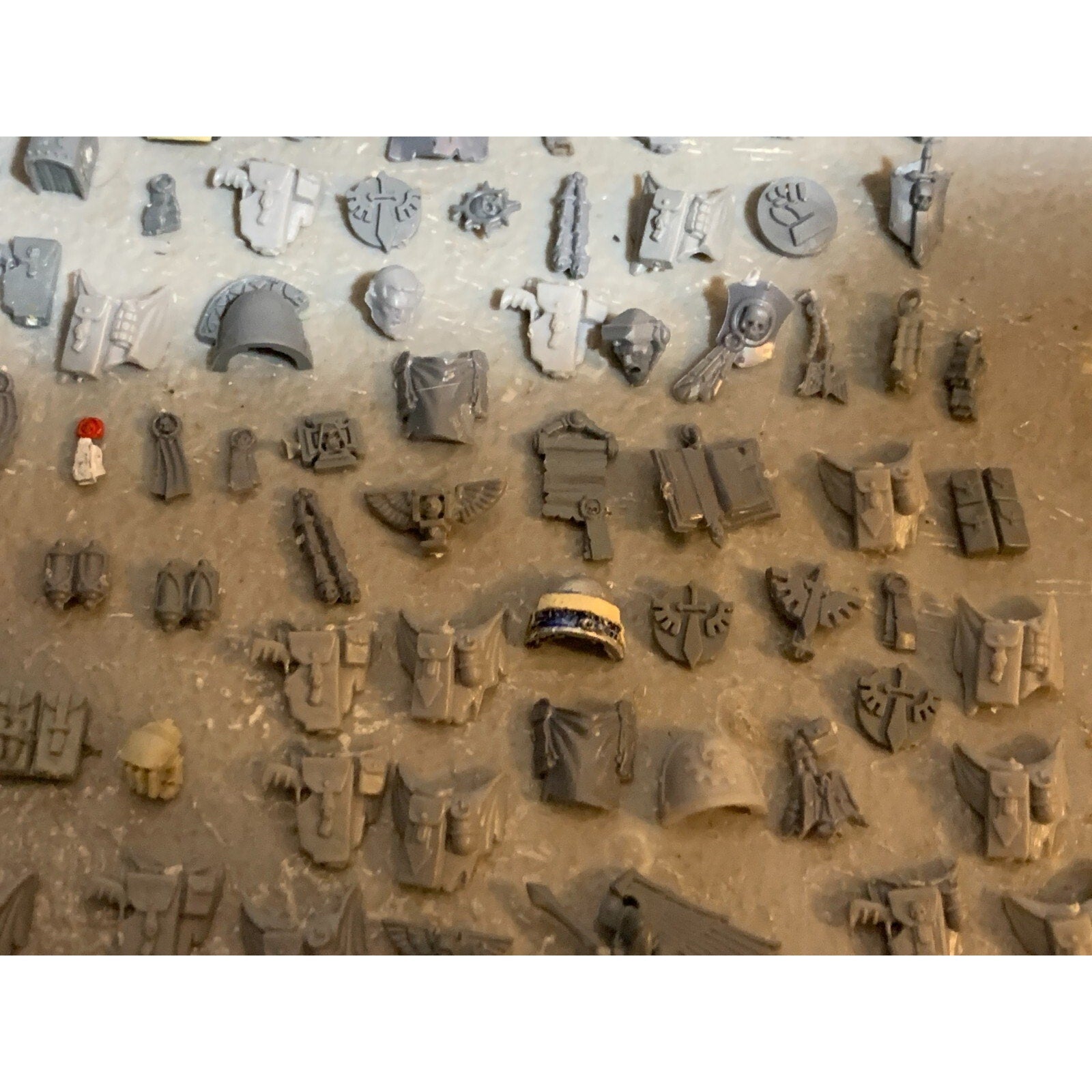 A23319 WARHAMMER 40K SPACE MARINES BITS LOT GUN HOLSTERS HIP ACCESSORIES GW