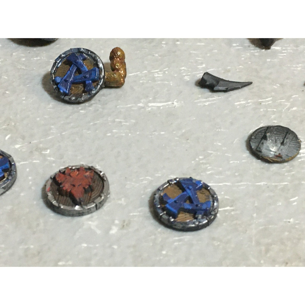 A21061 WARHAMMER FANTASY DWARFS SKULL SLAYER + SKAVEN ARMS SHIELDS BITS LOT GW